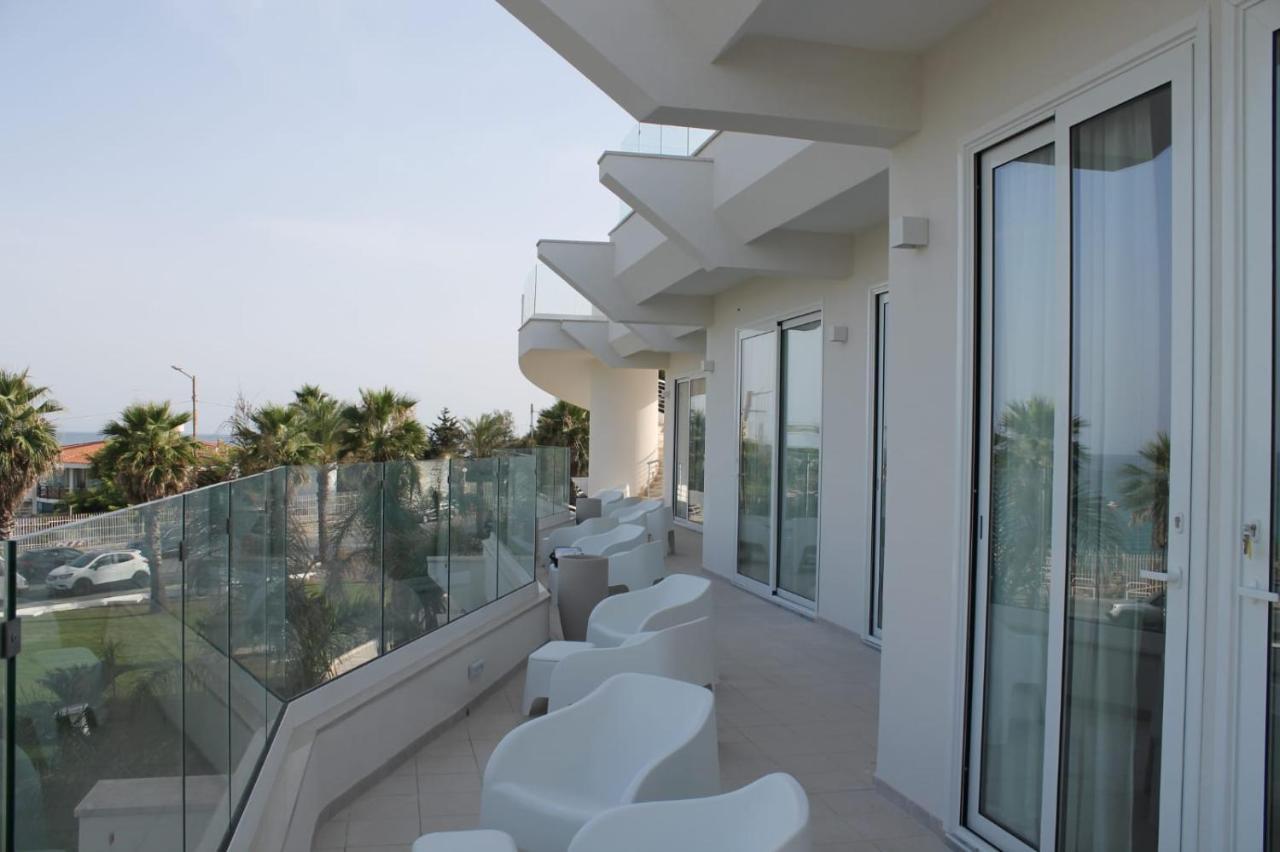 Jonium Hotel - Amazing Sea View And Swimming Pool Пулзано Екстериор снимка