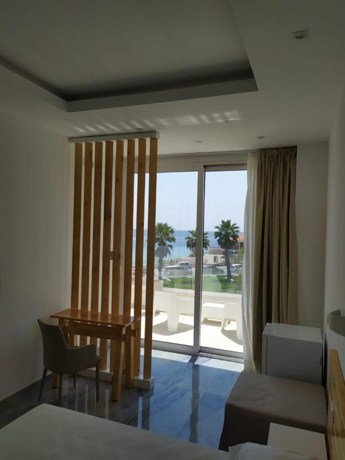 Jonium Hotel - Amazing Sea View And Swimming Pool Пулзано Екстериор снимка