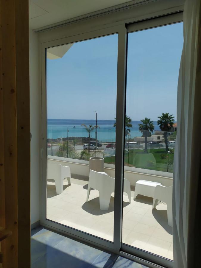 Jonium Hotel - Amazing Sea View And Swimming Pool Пулзано Екстериор снимка
