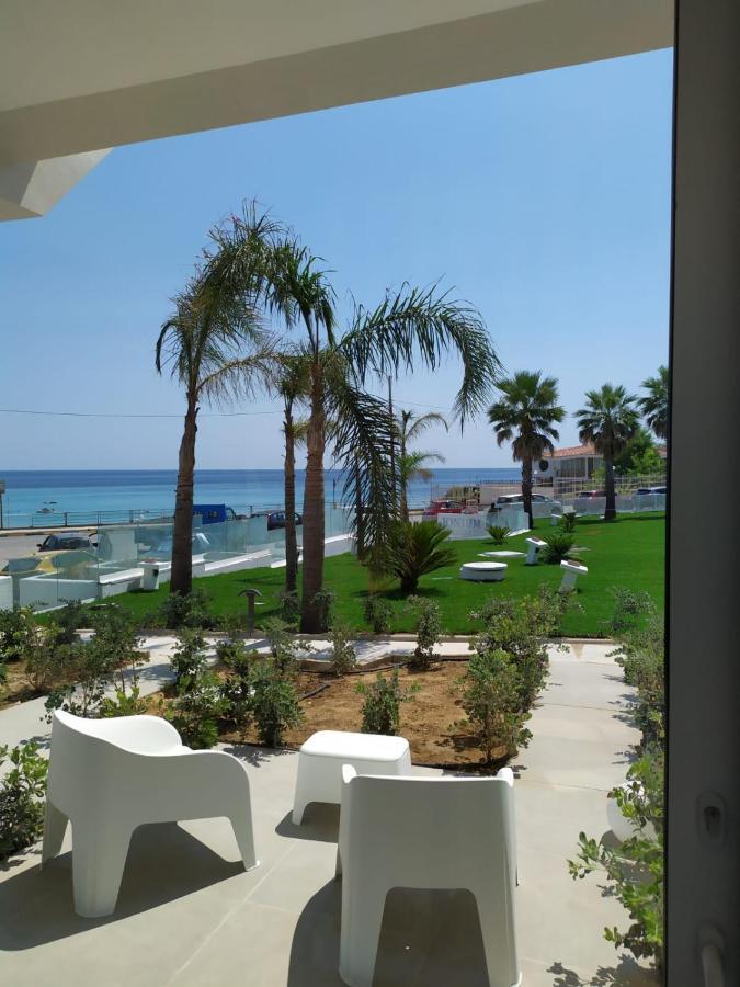 Jonium Hotel - Amazing Sea View And Swimming Pool Пулзано Екстериор снимка