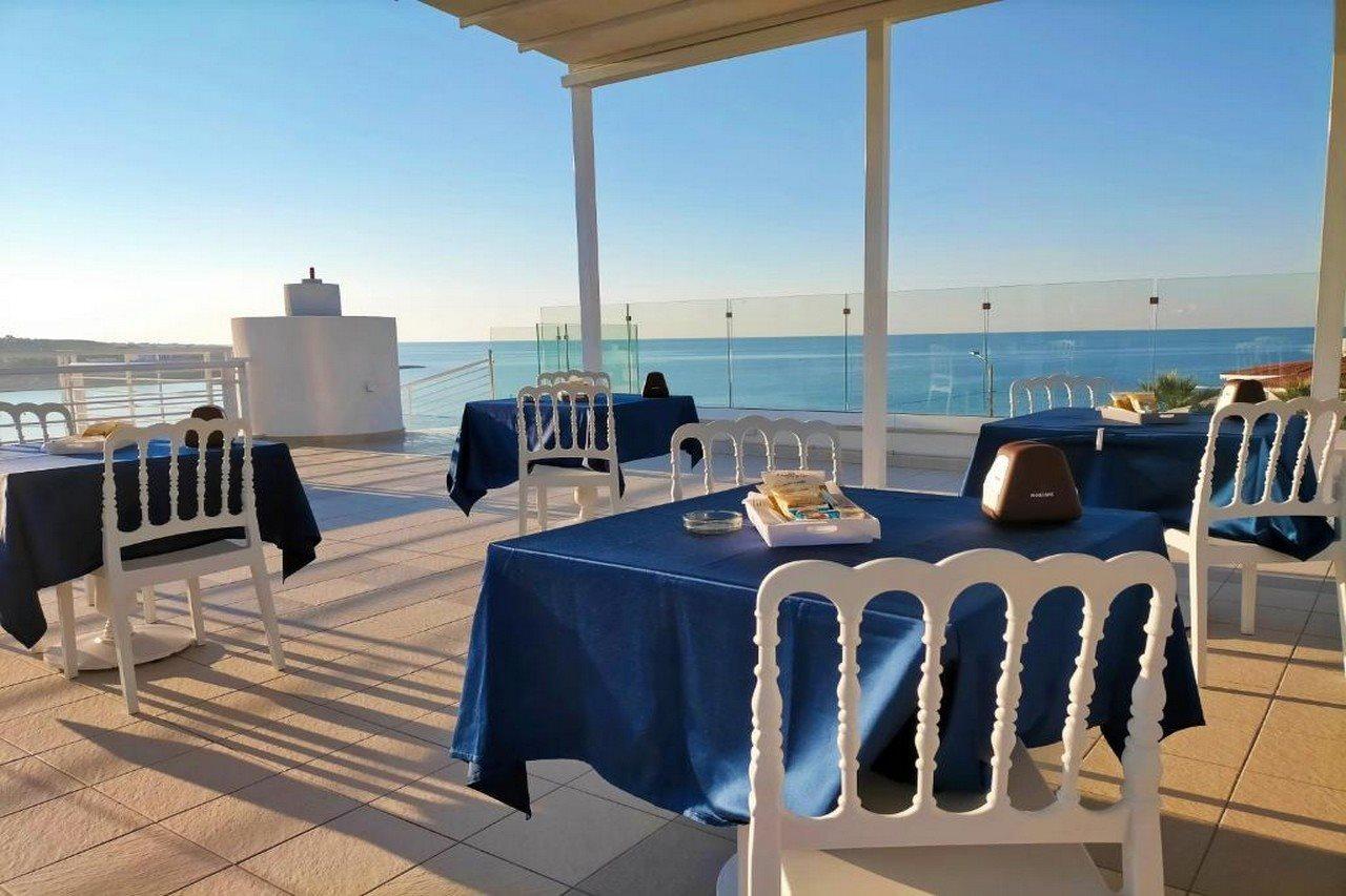 Jonium Hotel - Amazing Sea View And Swimming Pool Пулзано Екстериор снимка