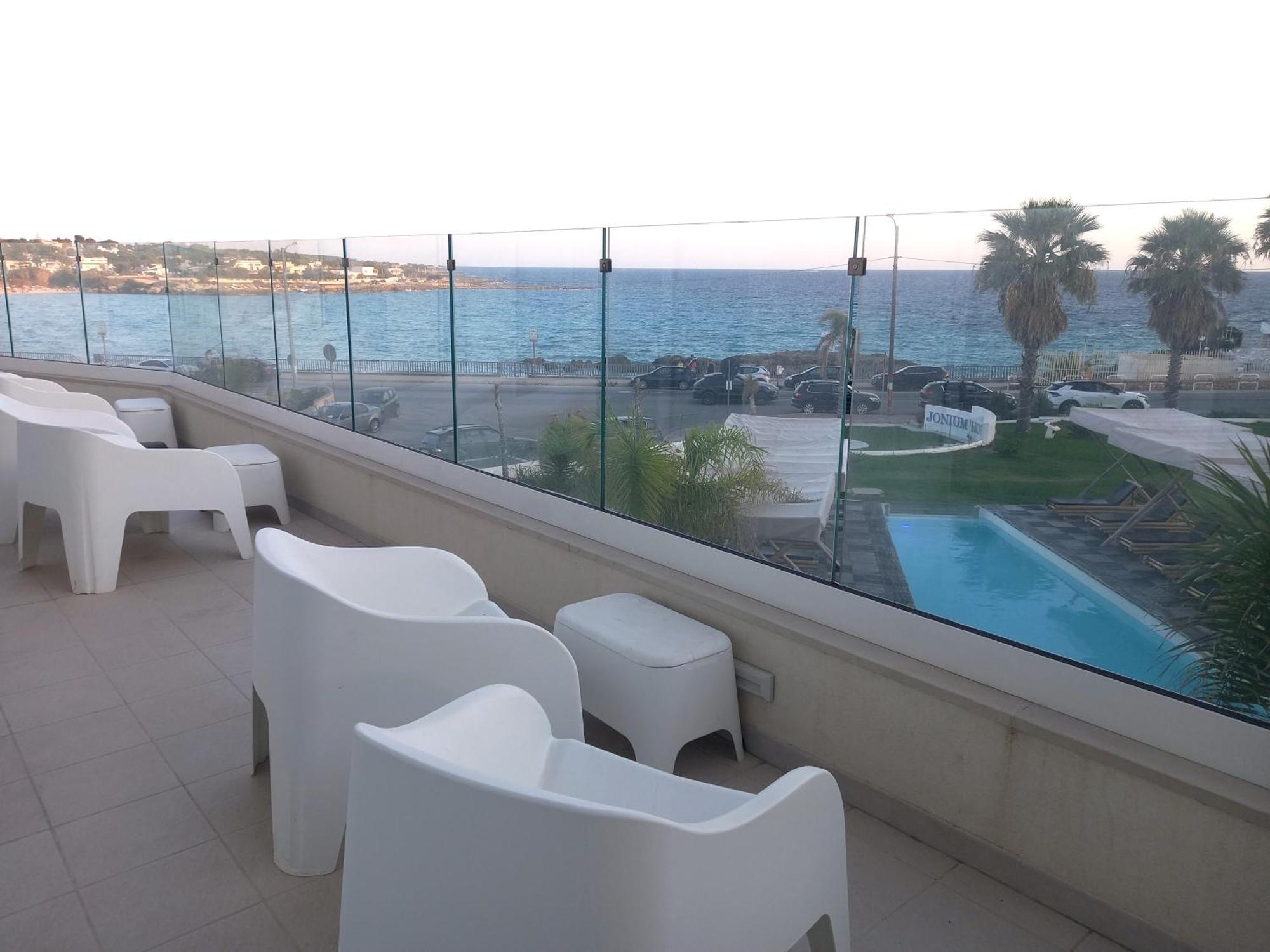 Jonium Hotel - Amazing Sea View And Swimming Pool Пулзано Екстериор снимка