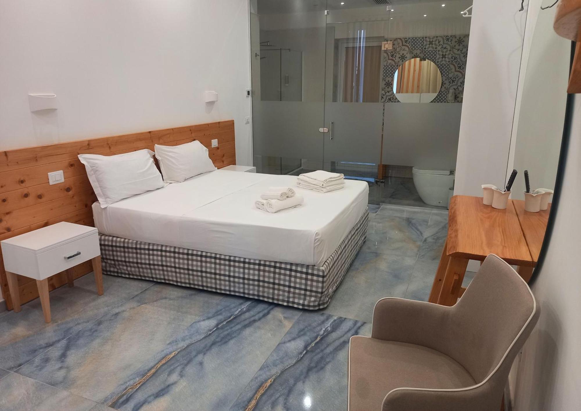 Jonium Hotel - Amazing Sea View And Swimming Pool Пулзано Екстериор снимка