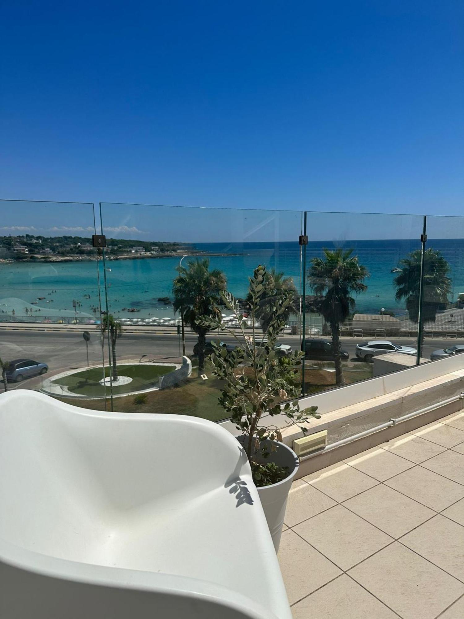 Jonium Hotel - Amazing Sea View And Swimming Pool Пулзано Екстериор снимка