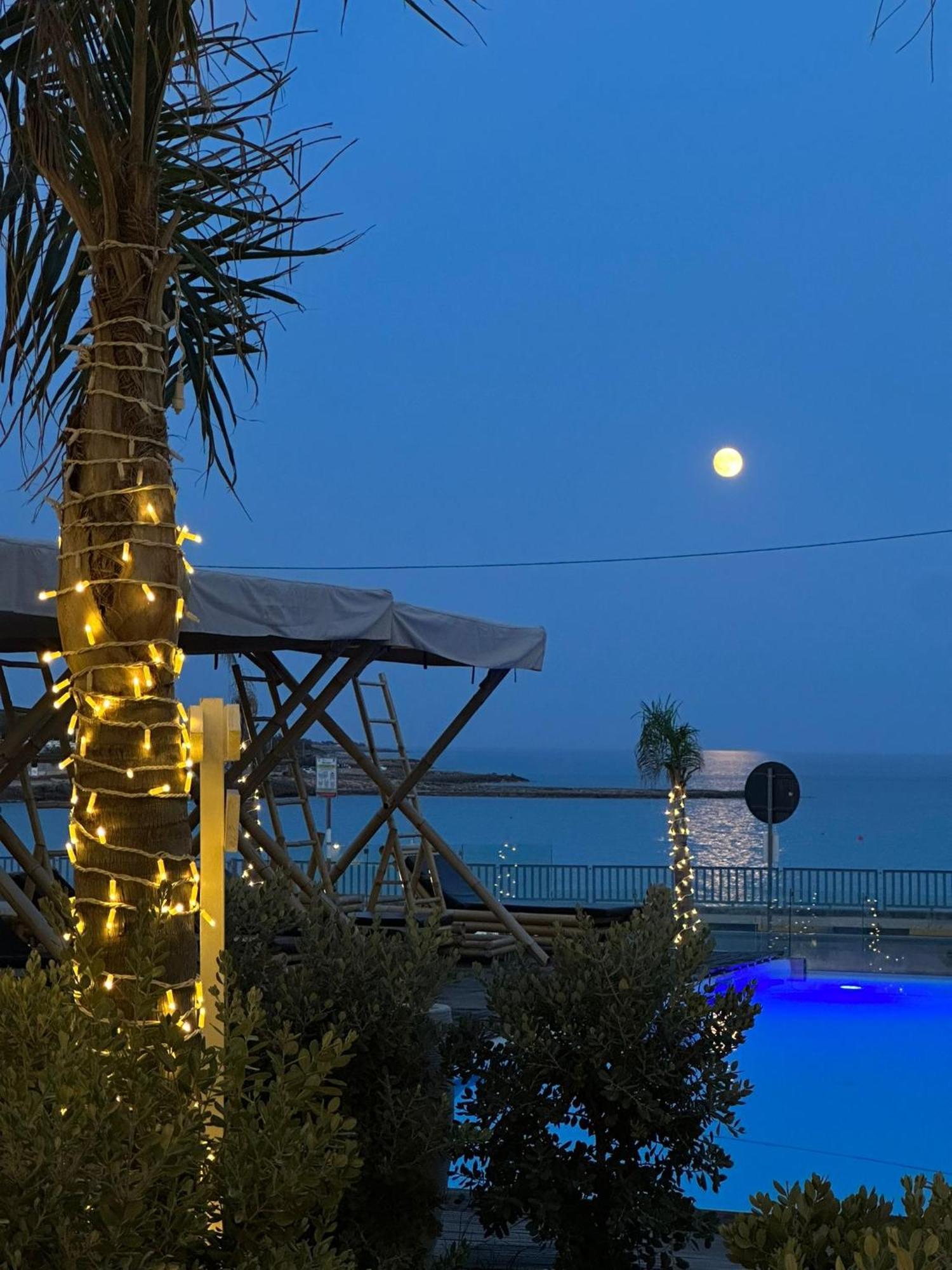Jonium Hotel - Amazing Sea View And Swimming Pool Пулзано Екстериор снимка