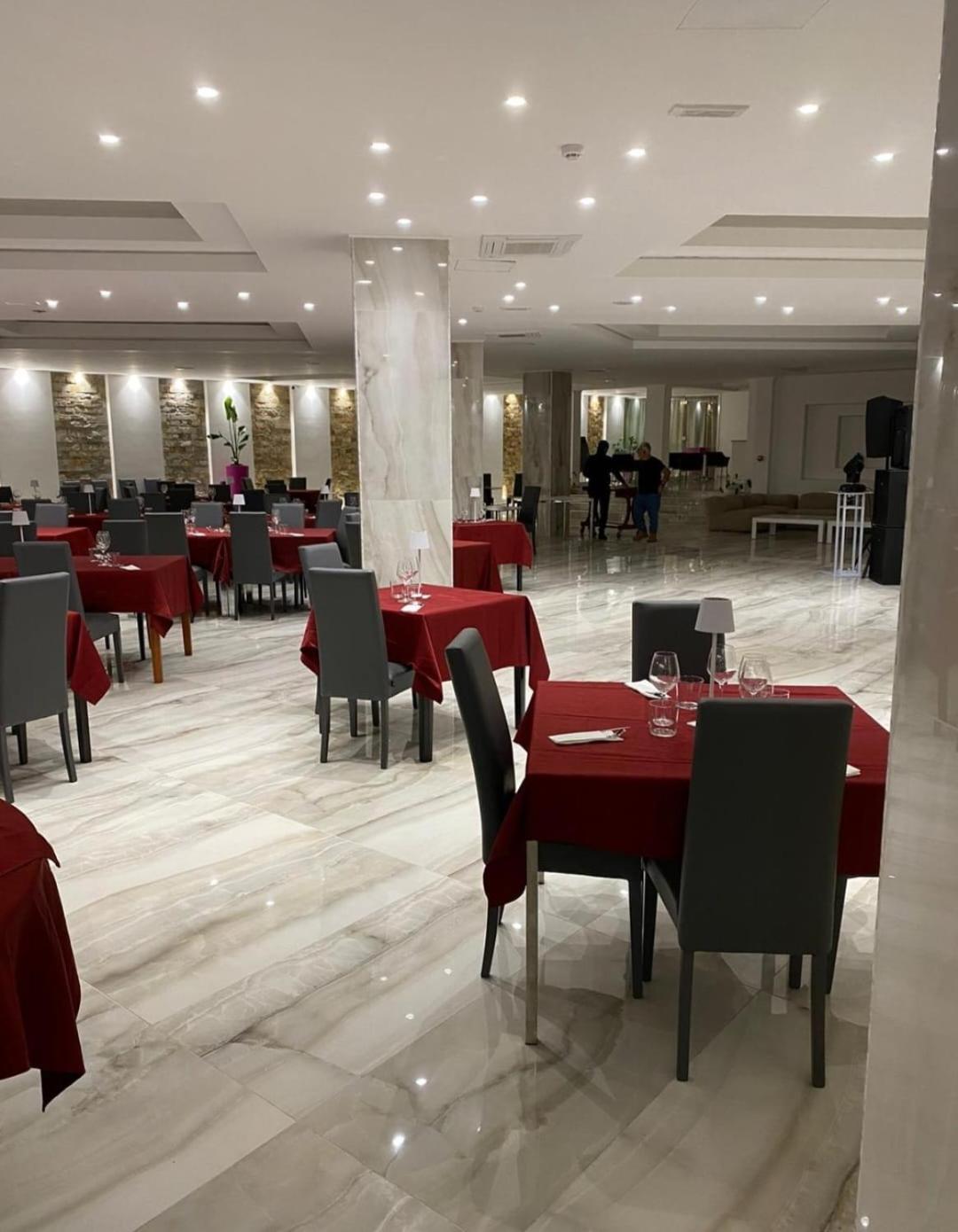 Jonium Hotel - Amazing Sea View And Swimming Pool Пулзано Екстериор снимка