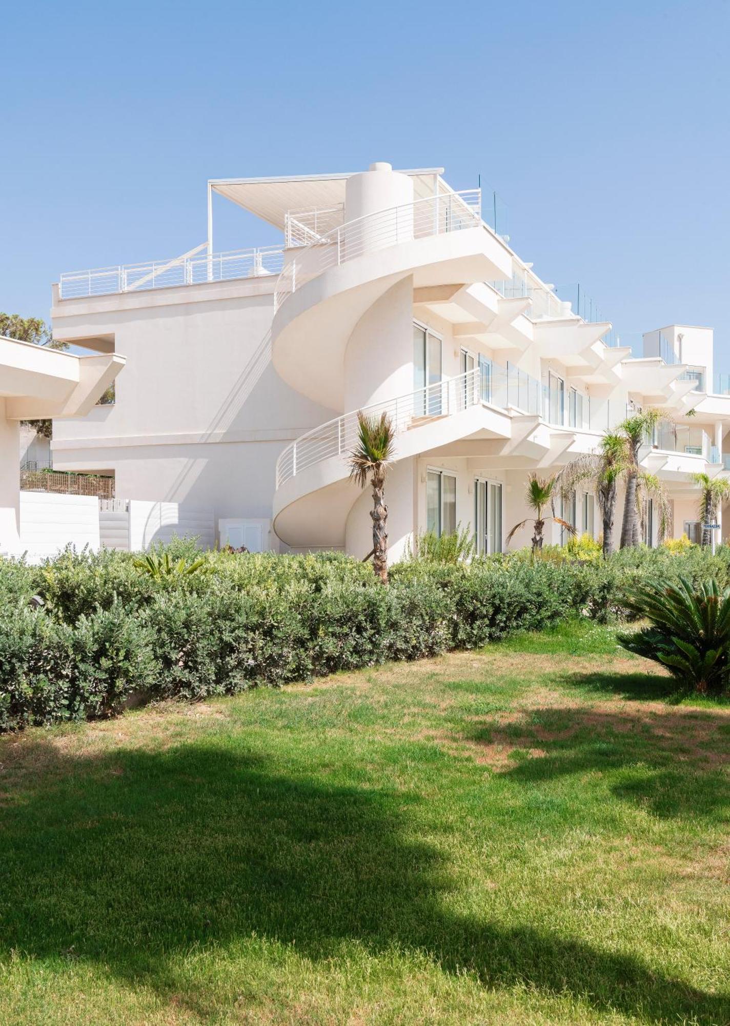 Jonium Hotel - Amazing Sea View And Swimming Pool Пулзано Екстериор снимка