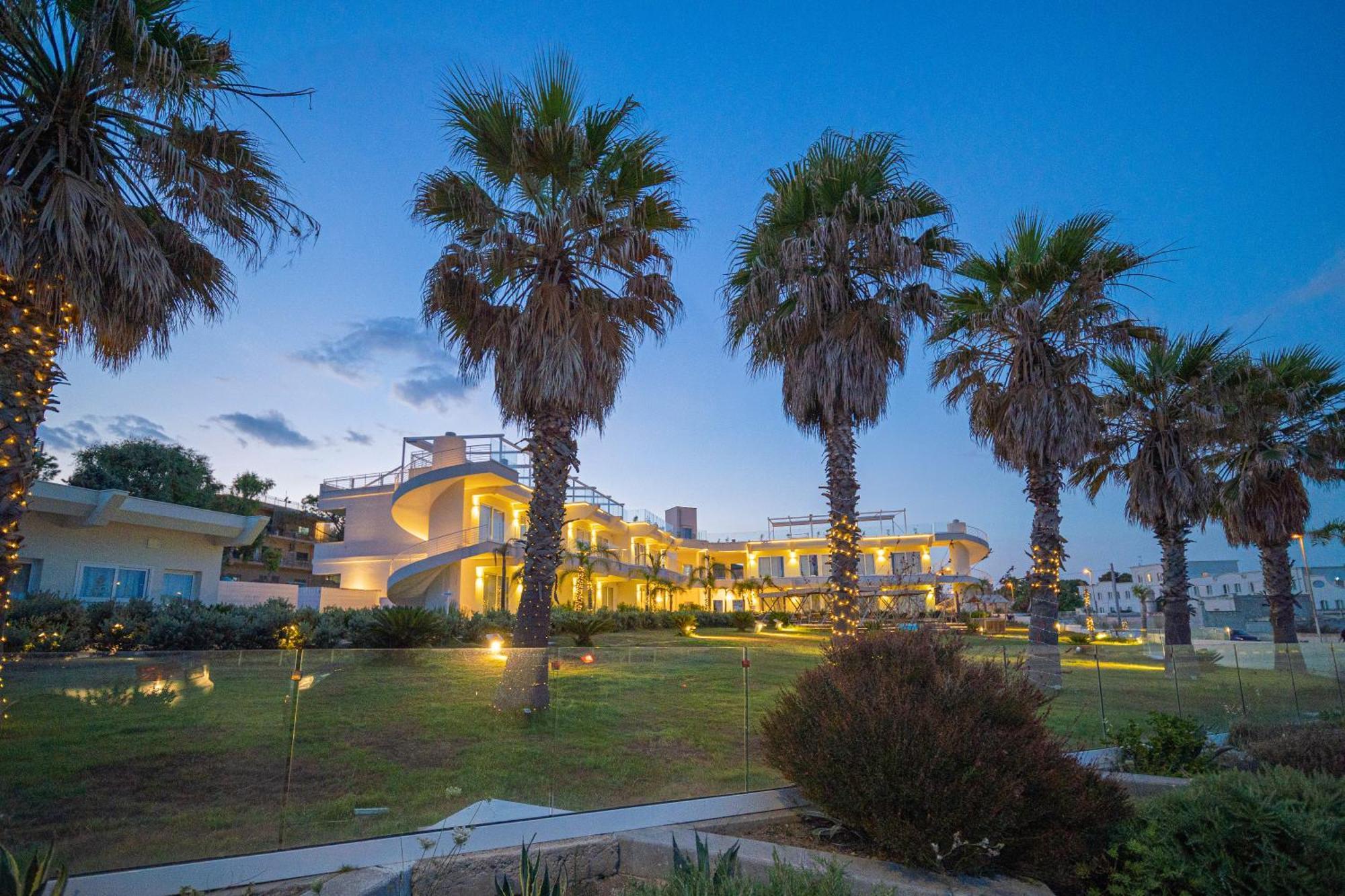 Jonium Hotel - Amazing Sea View And Swimming Pool Пулзано Екстериор снимка