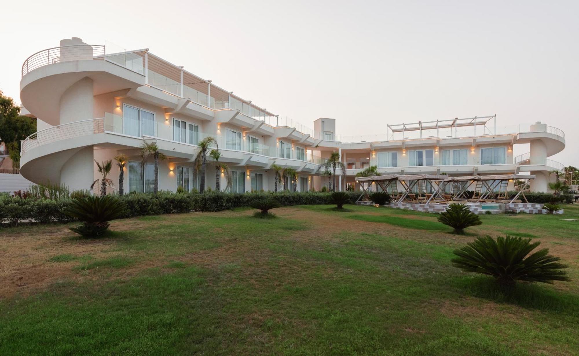 Jonium Hotel - Amazing Sea View And Swimming Pool Пулзано Екстериор снимка