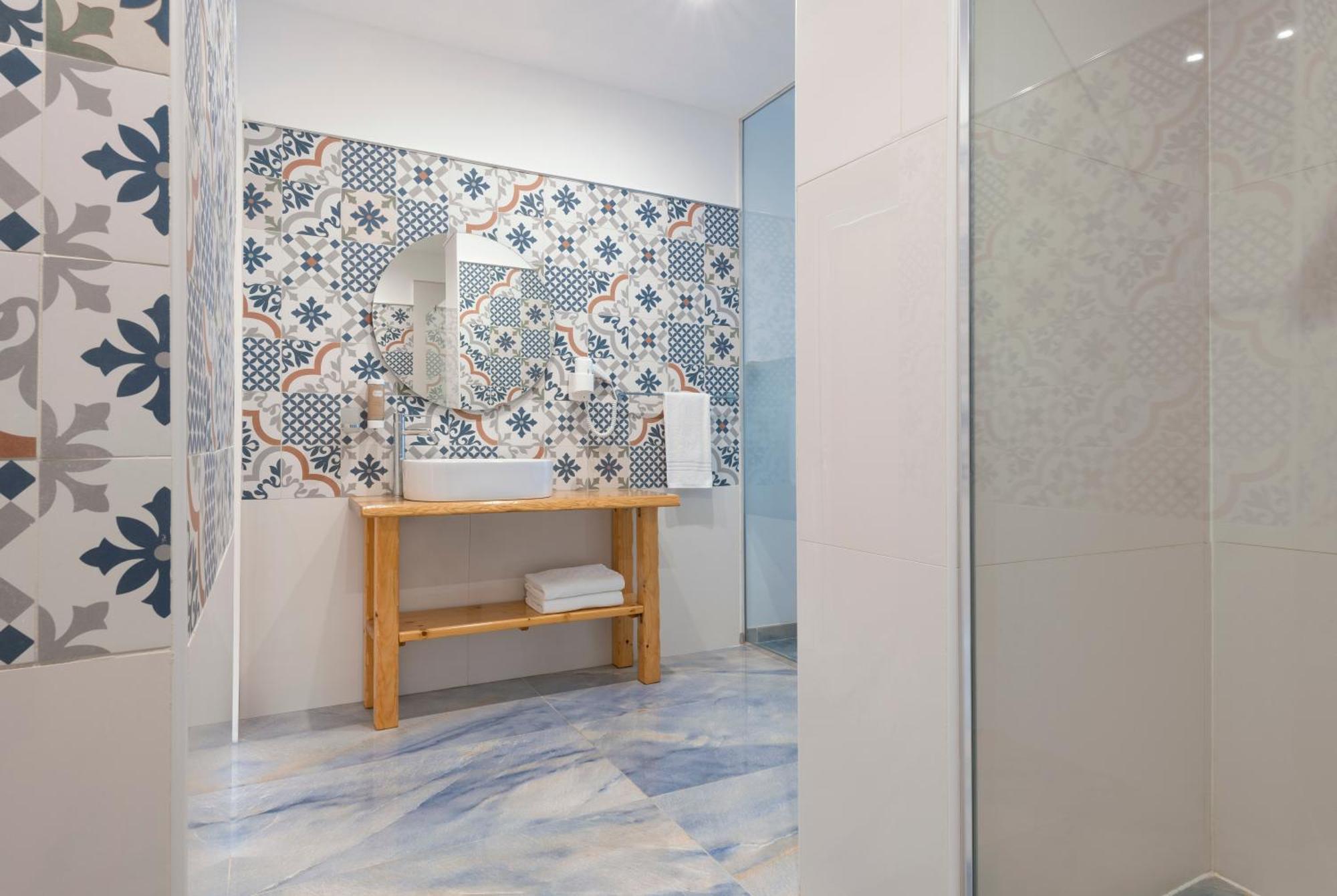 Jonium Hotel - Amazing Sea View And Swimming Pool Пулзано Екстериор снимка